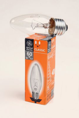 Лампа накаливания 60W Е27 C1 свеча прозрачная GE